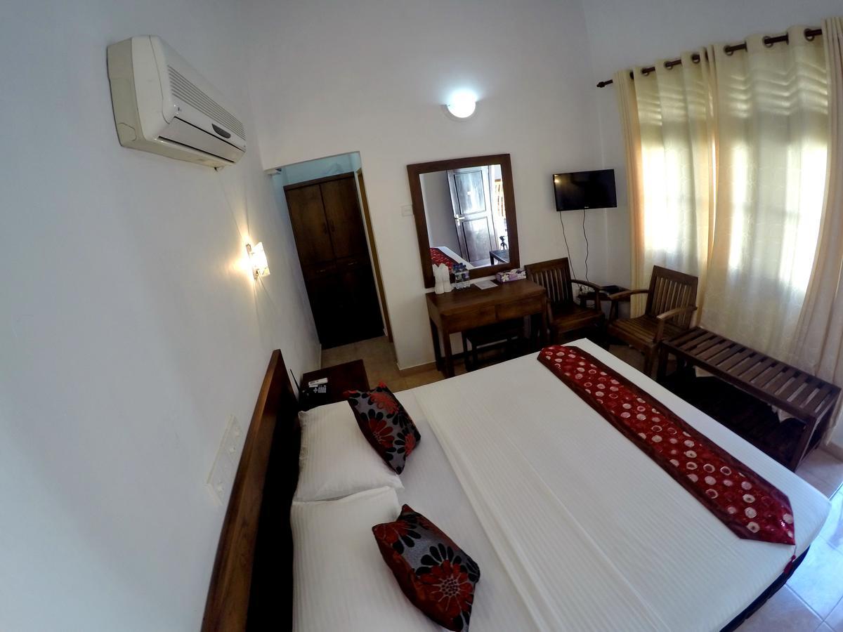 Ramon Beach Resort Амбалангода Экстерьер фото
