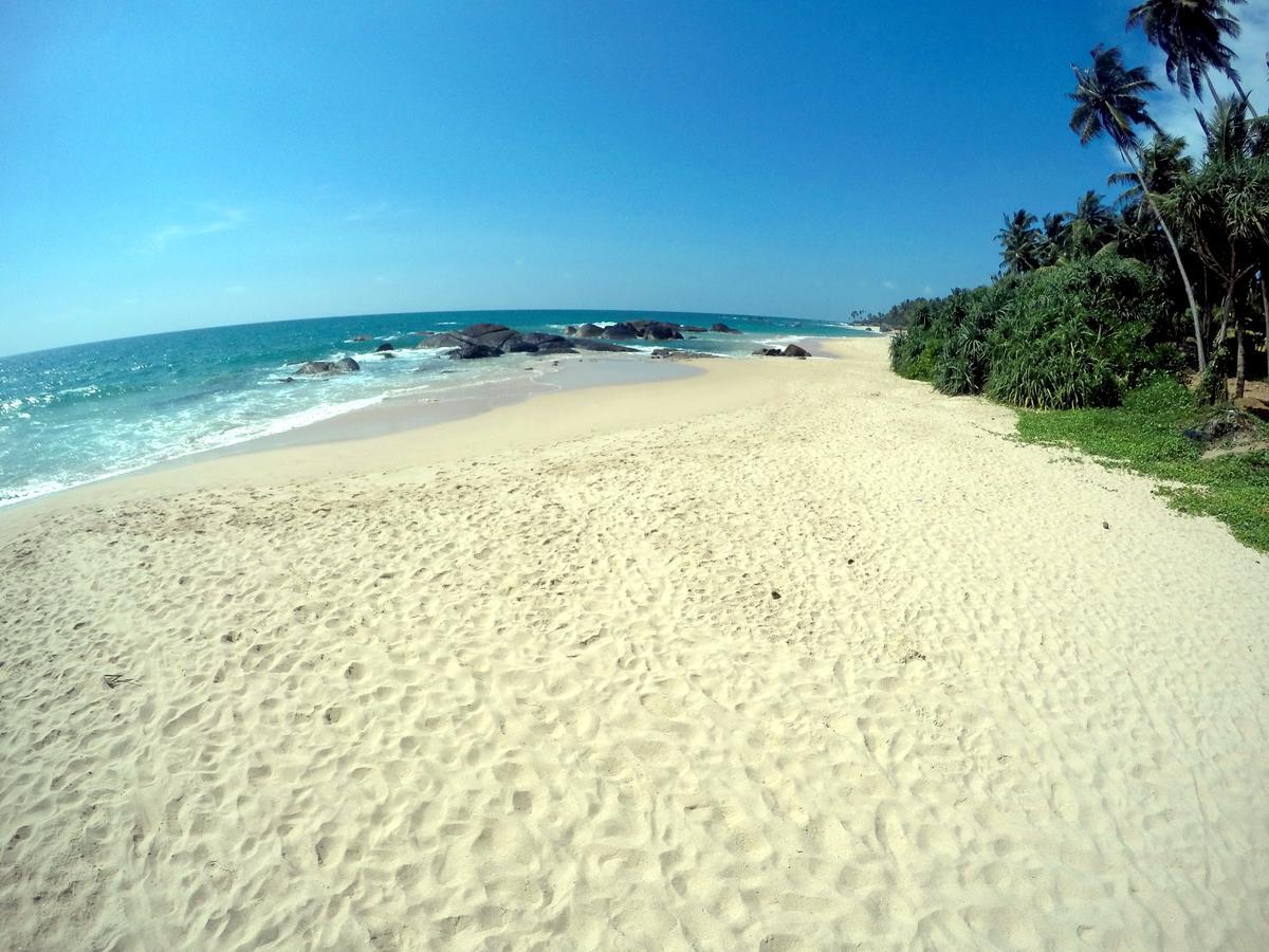 Ramon Beach Resort Амбалангода Экстерьер фото