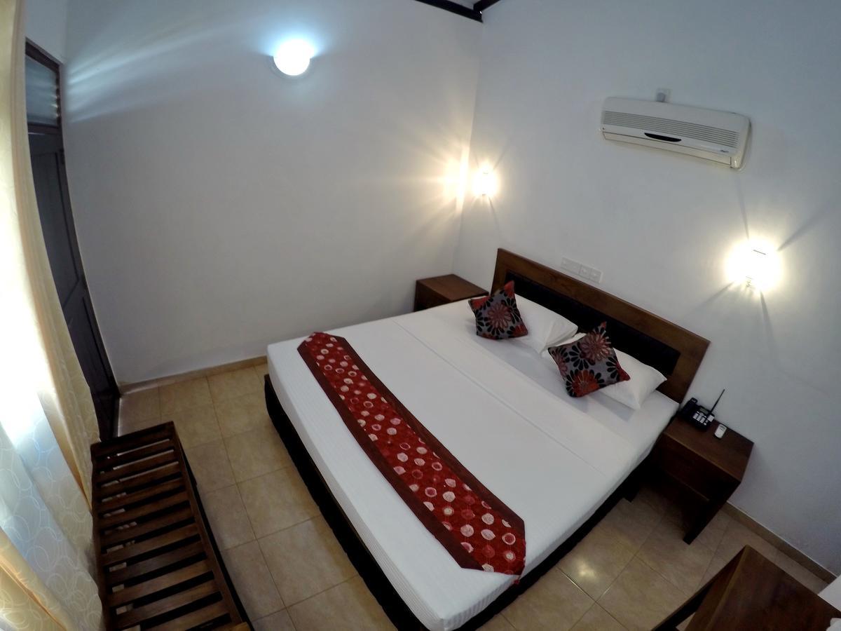 Ramon Beach Resort Амбалангода Экстерьер фото