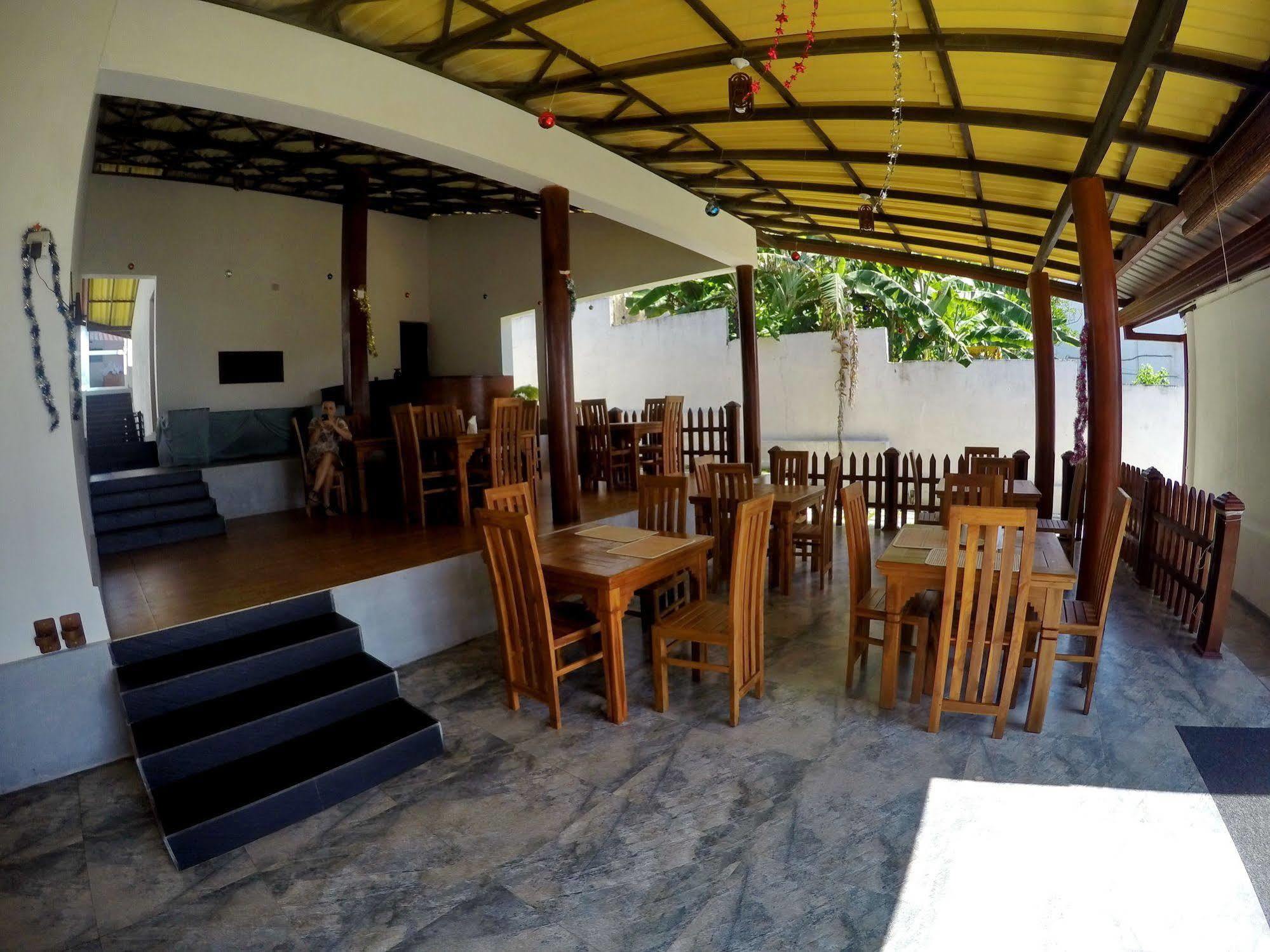 Ramon Beach Resort Амбалангода Экстерьер фото