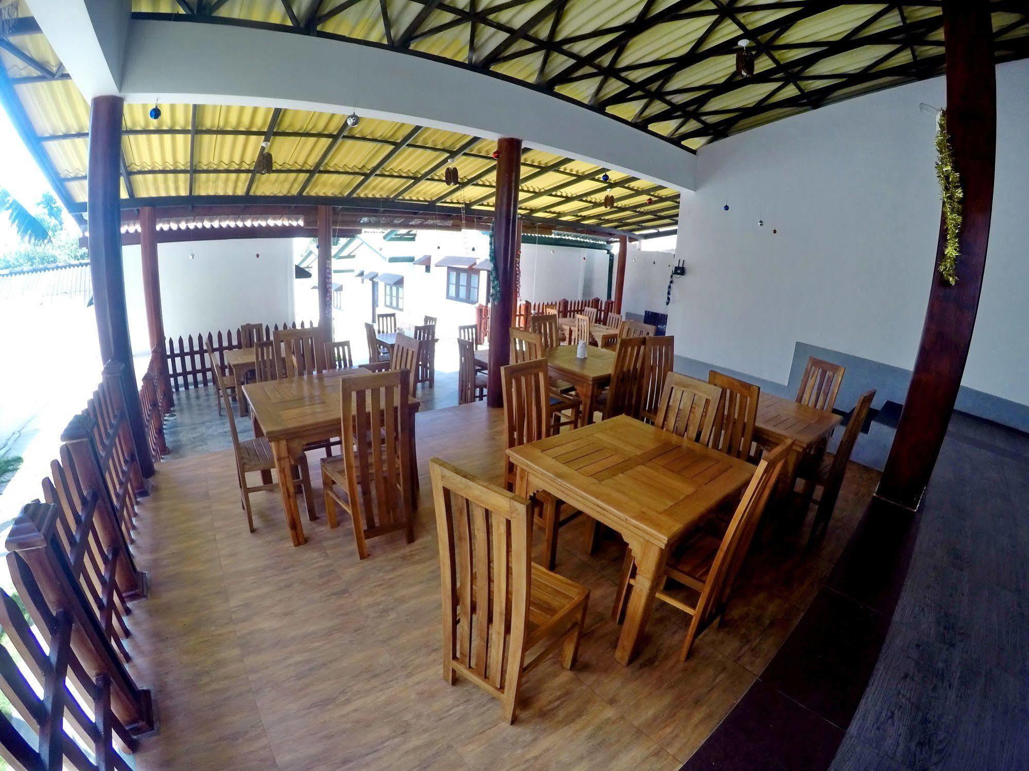 Ramon Beach Resort Амбалангода Экстерьер фото