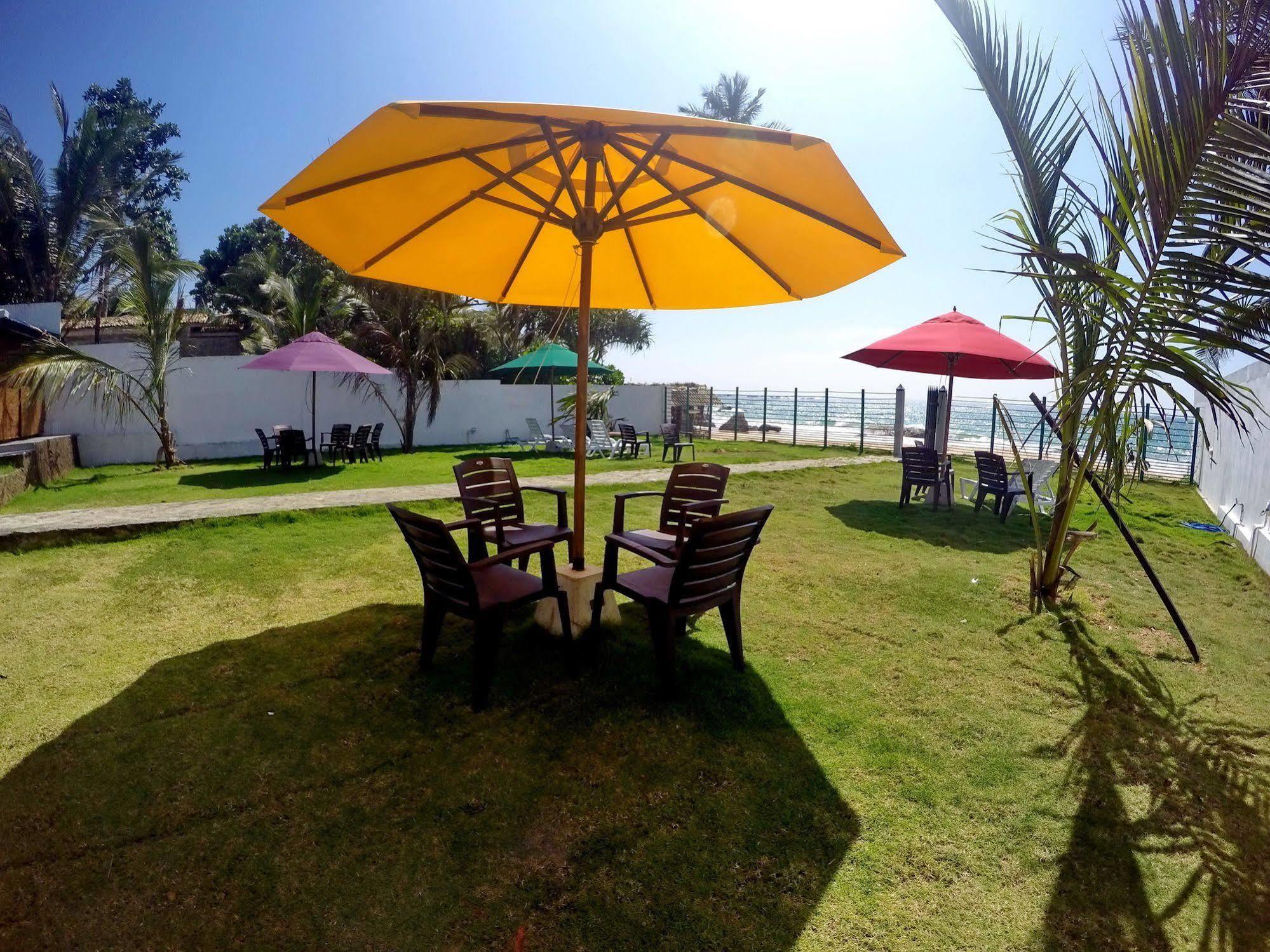 Ramon Beach Resort Амбалангода Экстерьер фото