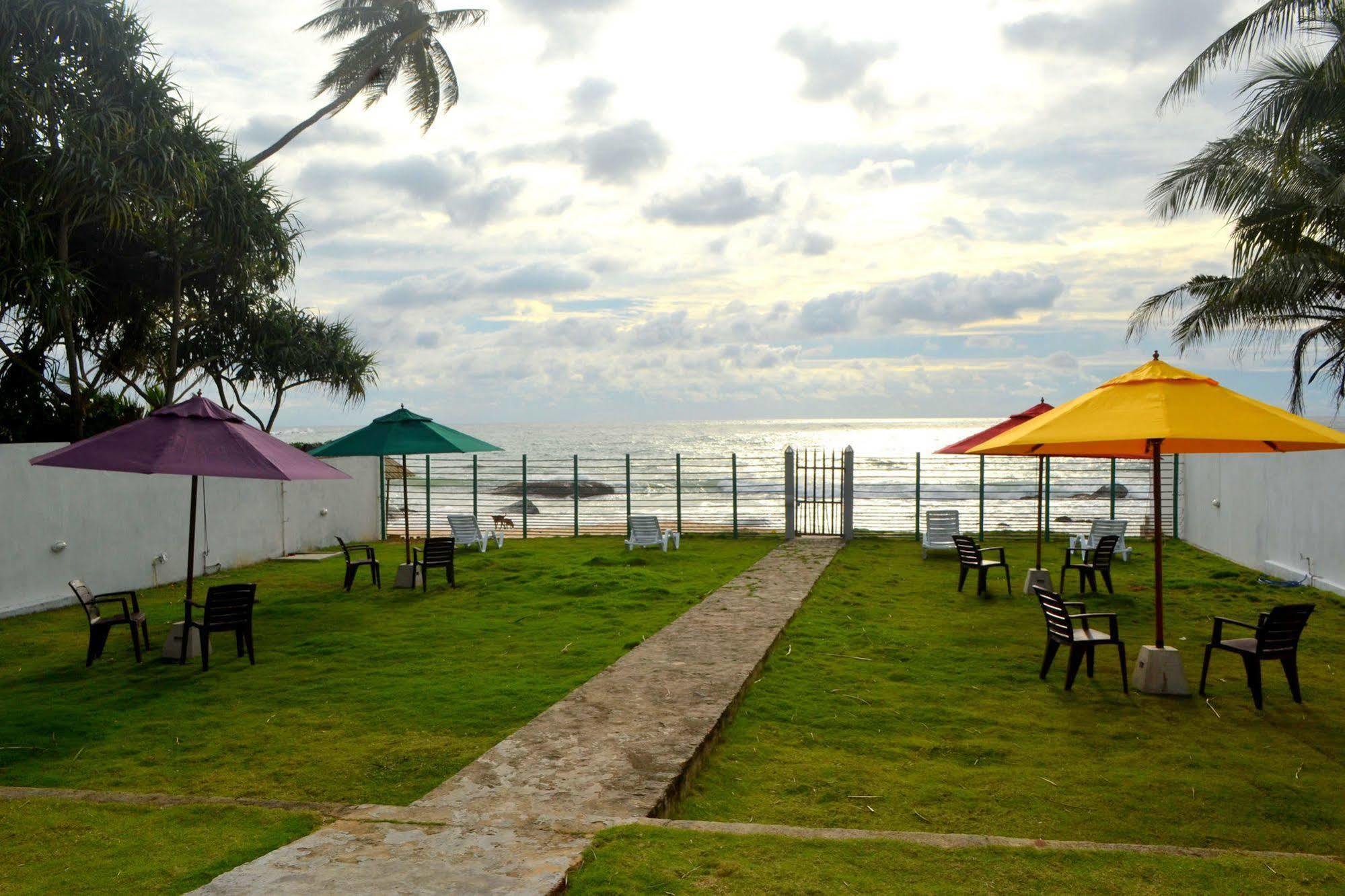 Ramon Beach Resort Амбалангода Экстерьер фото