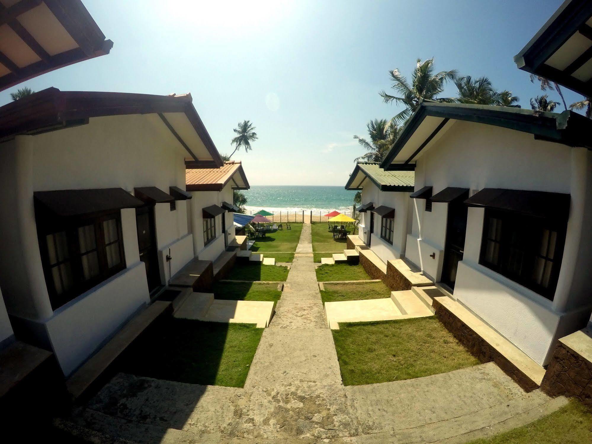 Ramon Beach Resort Амбалангода Экстерьер фото