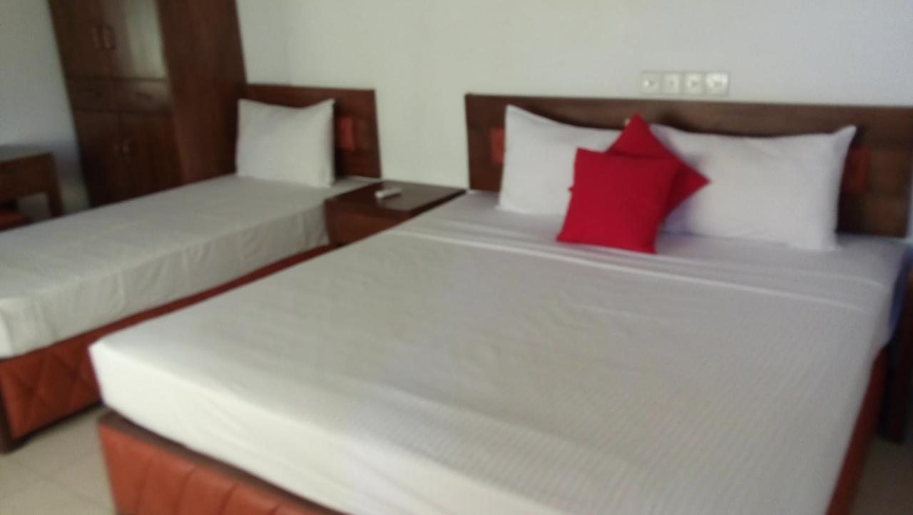 Ramon Beach Resort Амбалангода Экстерьер фото